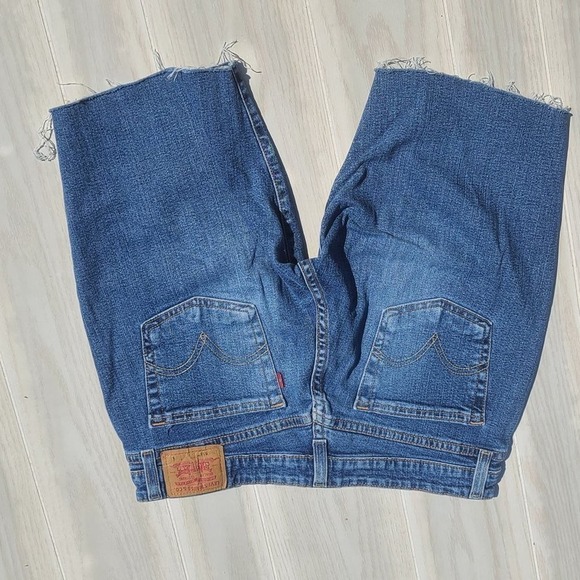 Levis 518 Superlow Stretch Shorts - Picture 8 of 16